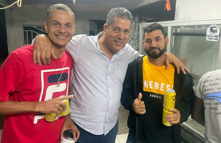 Aniversário do Projeto 40/45: Léo Brito Recebido com Alegria e Gratidão