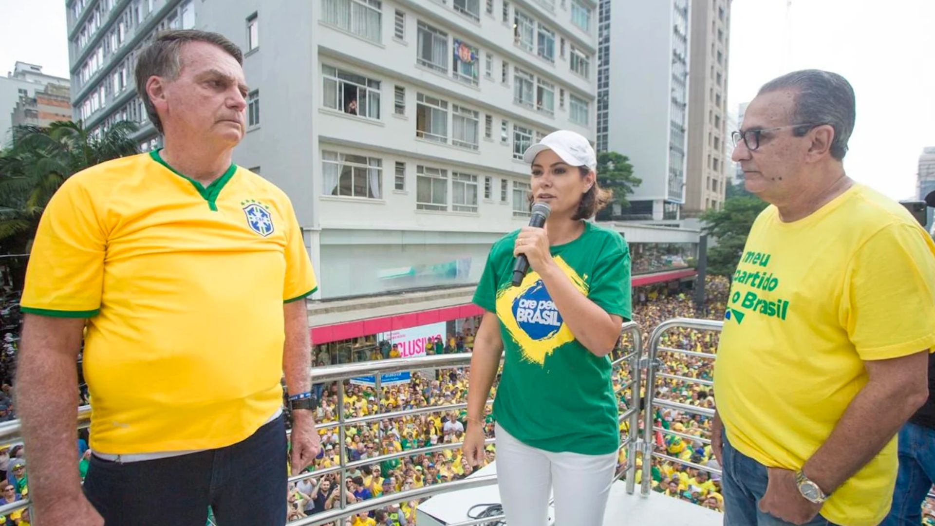 Bolsonaro fala em pacificação do país em discurso para multidão na Paulista