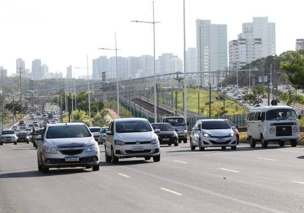 Veículos com placas de finais 3 e 4 devem quitar o IPVA até este mês