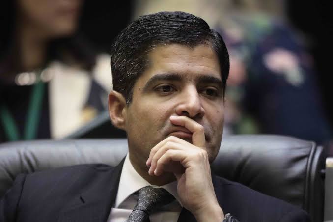 Perdeu o Prefeito mas “colou” no Vereador – ACM Neto tenta resistir no extremo sul baiano buscando alternativas para sobrevida política